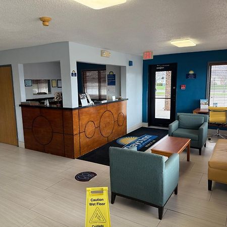 Days Inn By Wyndham Muncie -Ball State University Экстерьер фото