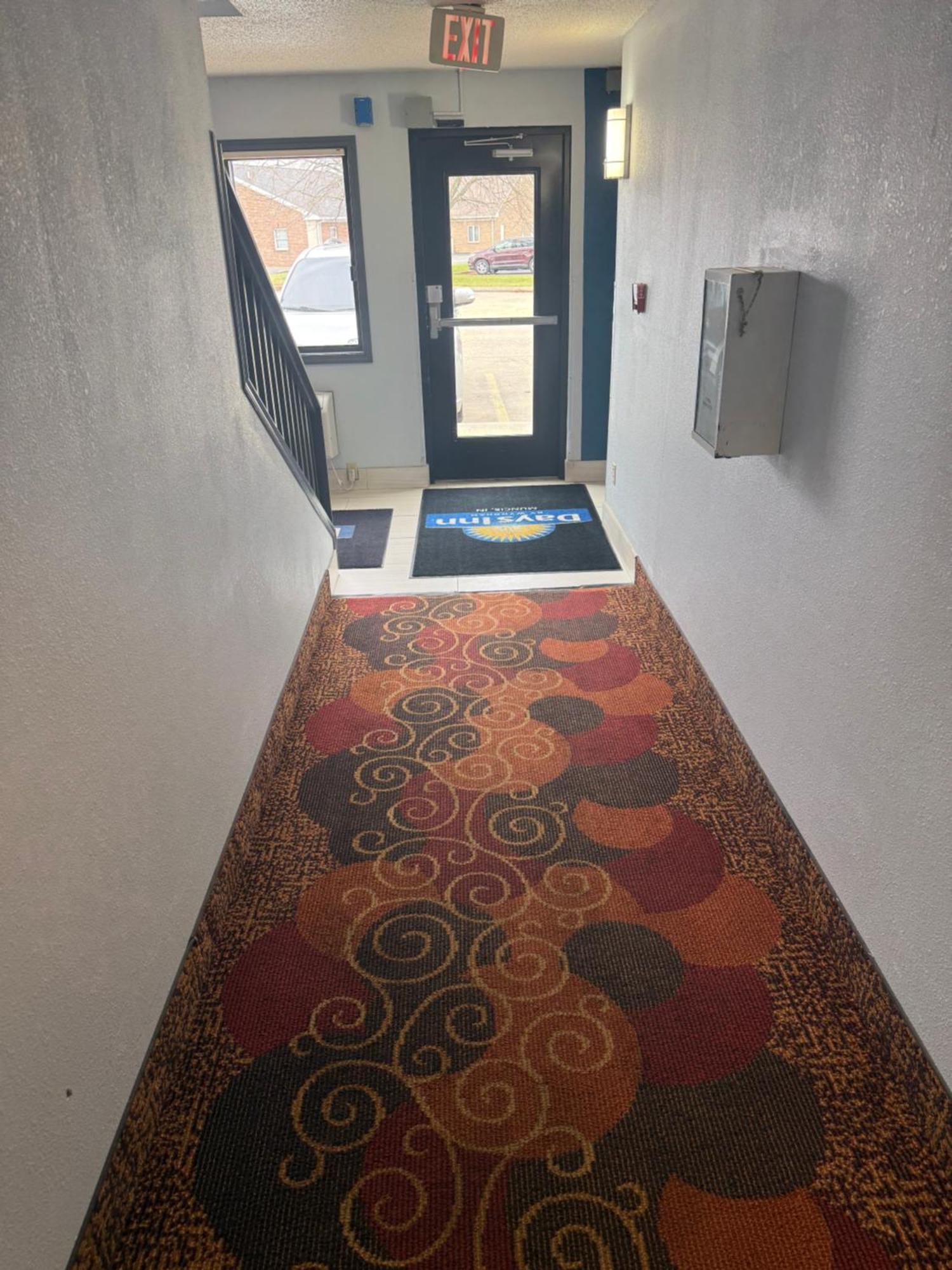 Days Inn By Wyndham Muncie -Ball State University Экстерьер фото