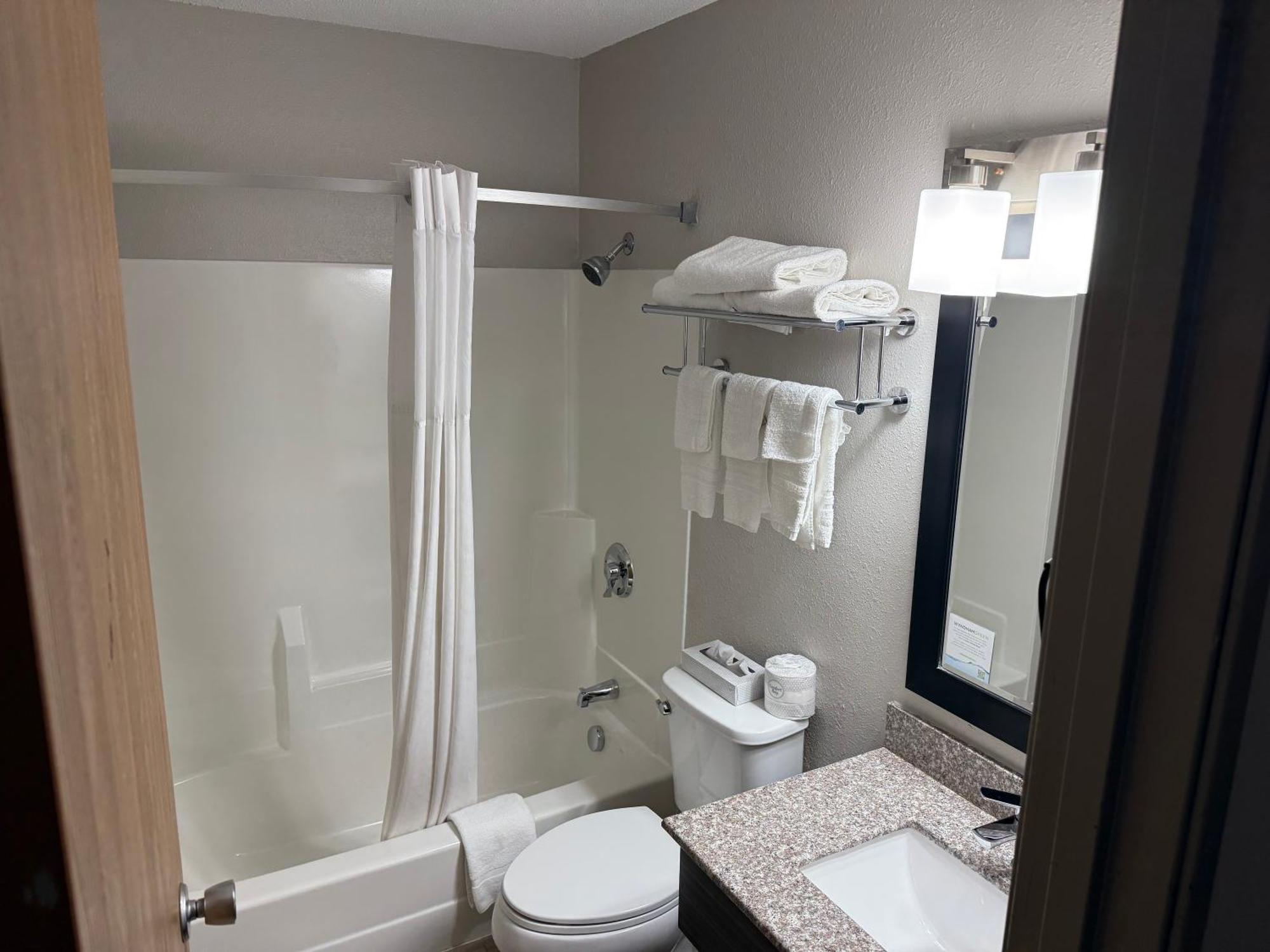 Days Inn By Wyndham Muncie -Ball State University Экстерьер фото