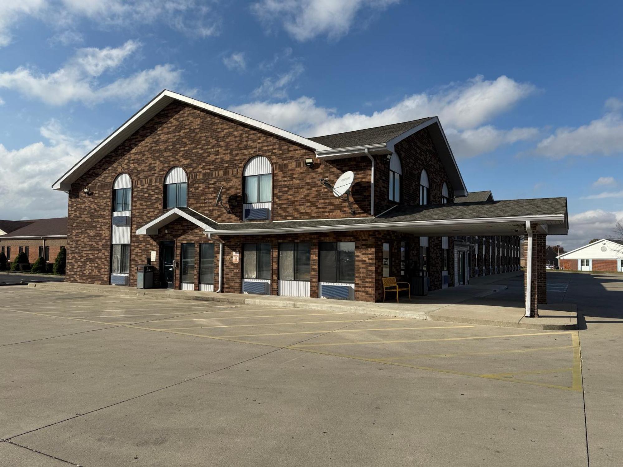 Days Inn By Wyndham Muncie -Ball State University Экстерьер фото