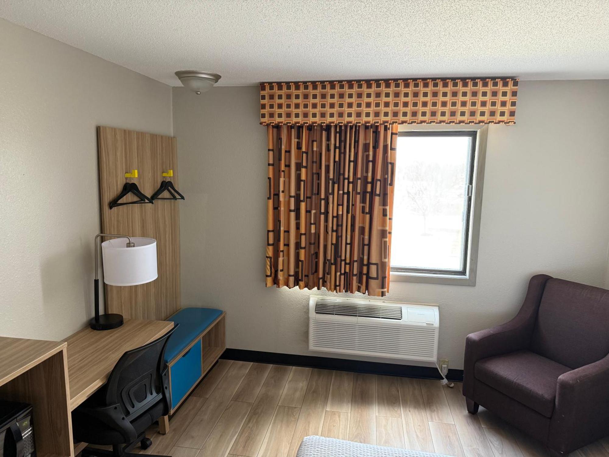 Days Inn By Wyndham Muncie -Ball State University Экстерьер фото