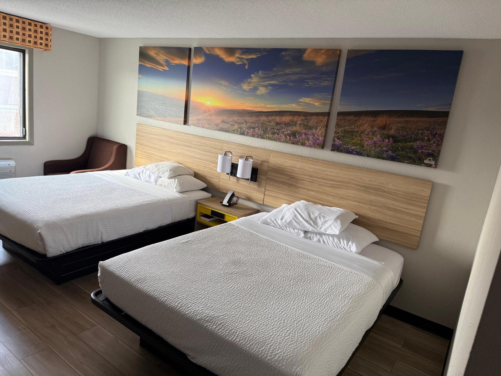 Days Inn By Wyndham Muncie -Ball State University Экстерьер фото